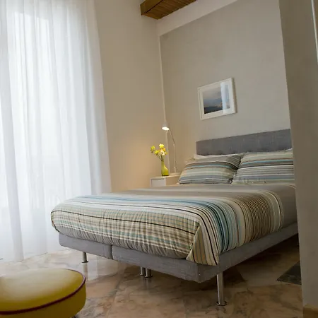 Garibaldi R&b Bed & Breakfast 4*